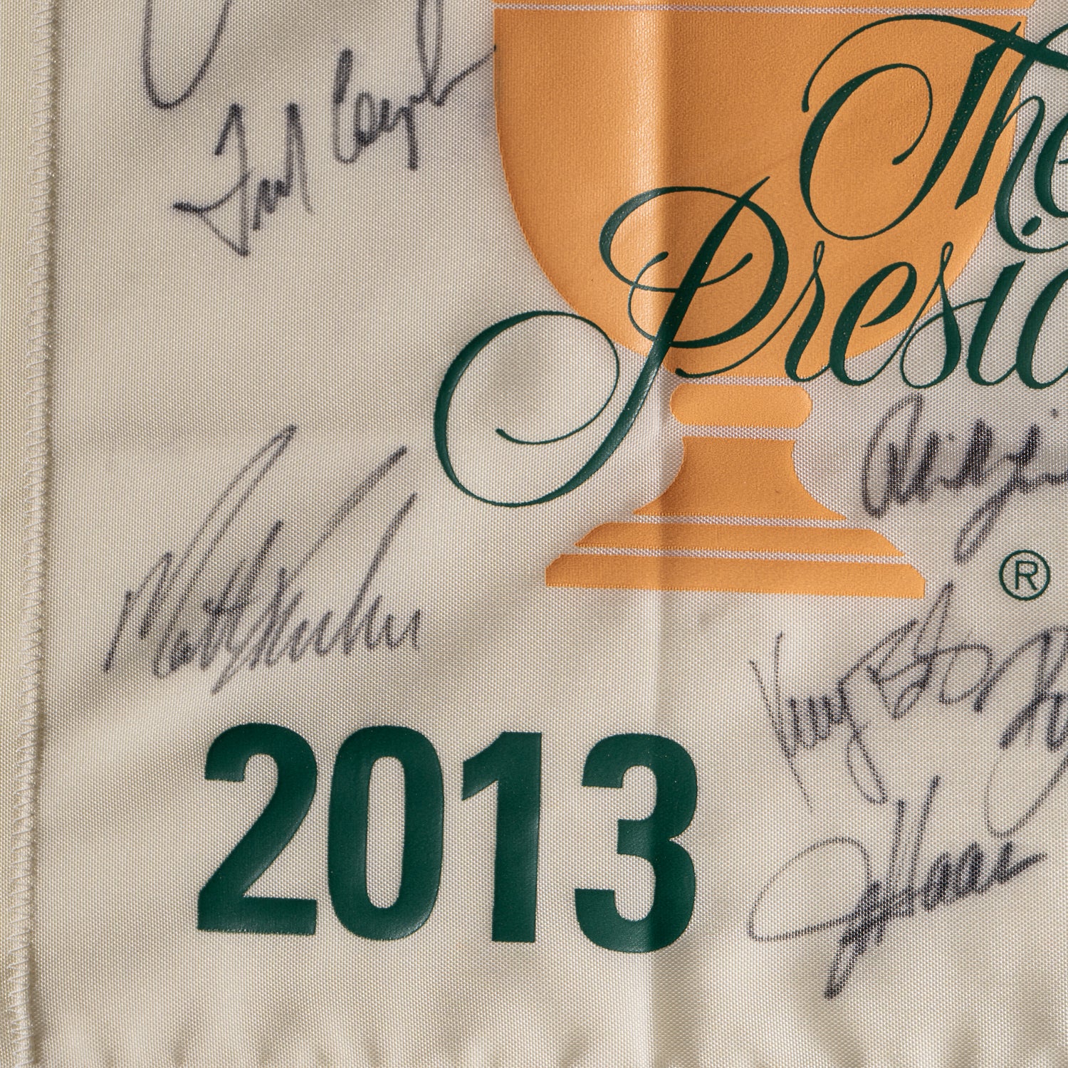 Bandera Oficial de The Presidents Cup 2013 Firmada por el Equipo de EE.UU.